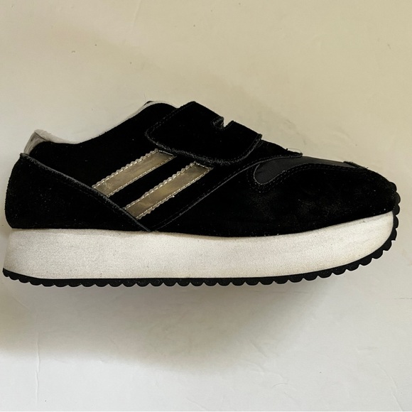 Vintage Suede Sugar Shoes by 26 Red Tread - Picture 2 of 14